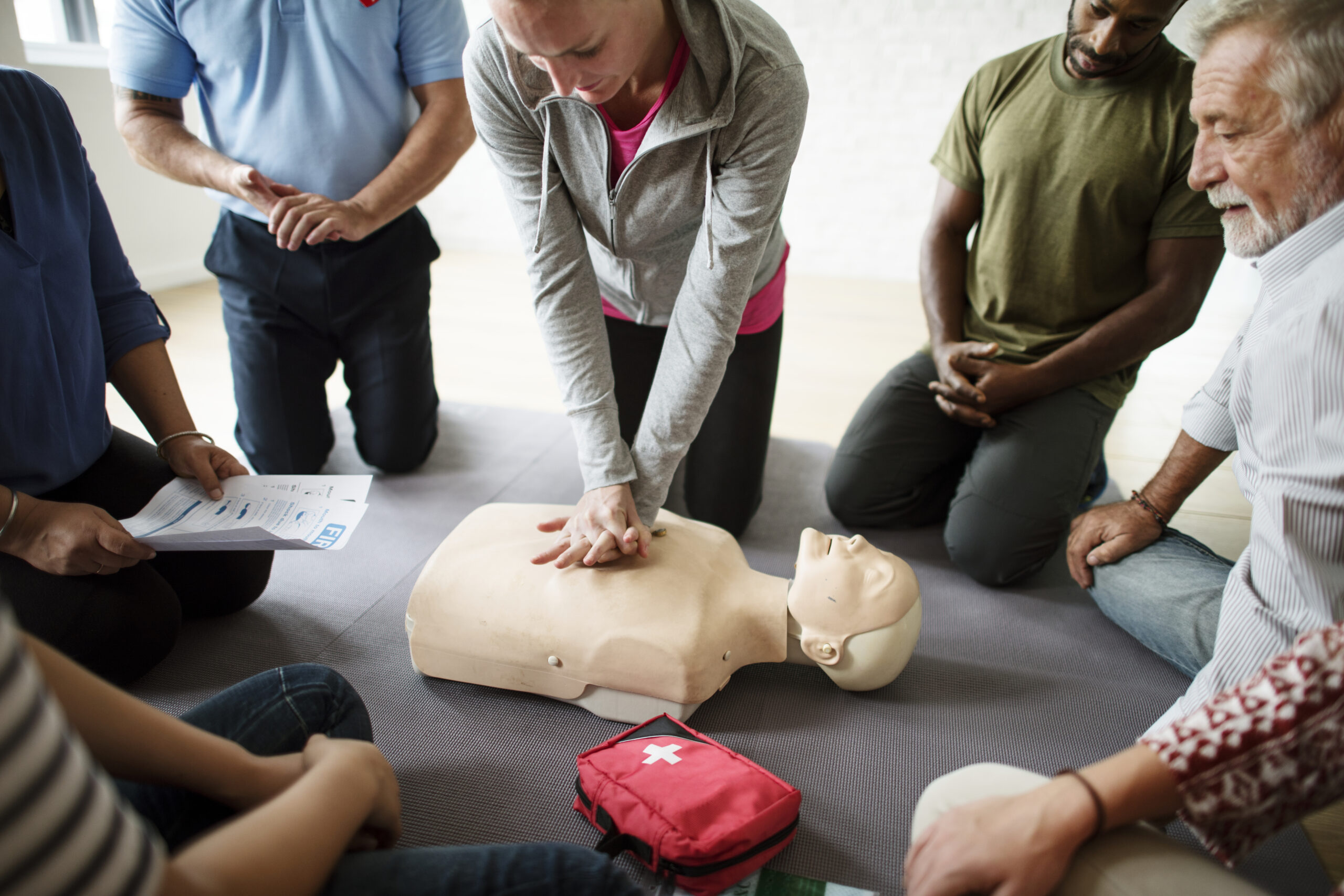 how does a first aid course work